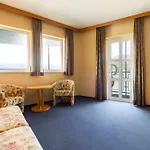 Aquamarina Botel 3*