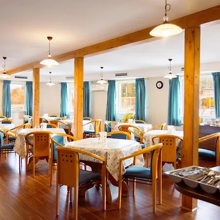 Aquamarina Úszó hotel 3*