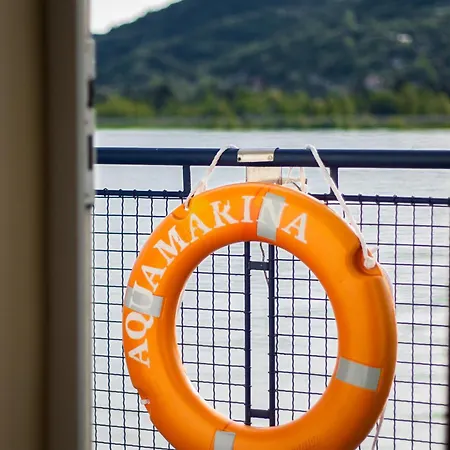 Aquamarina Úszó hotel Visegrád