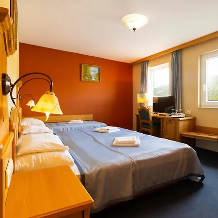 Aquamarina Úszó hotel 3*
