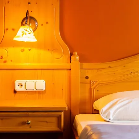 Aquamarina 보트호텔 비셰그라드