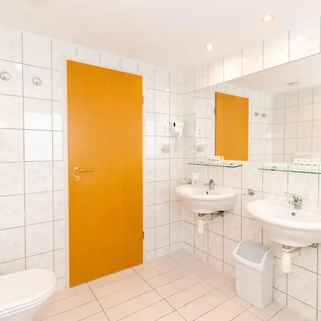 Aquamarina Úszó hotel Visegrád