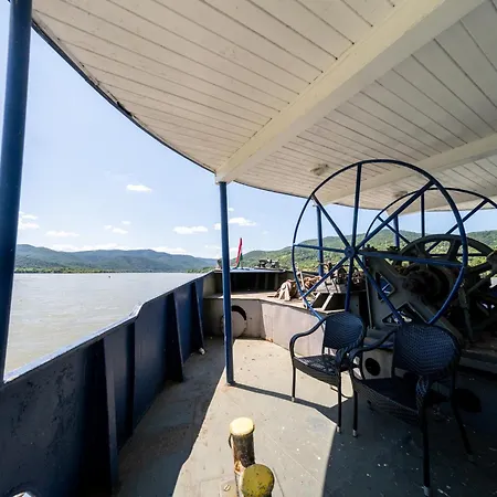 Úszó hotel Aquamarina Visegrád