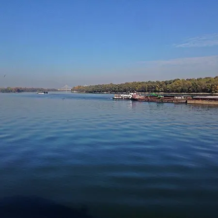 Aquamarina Úszó hotel Visegrád