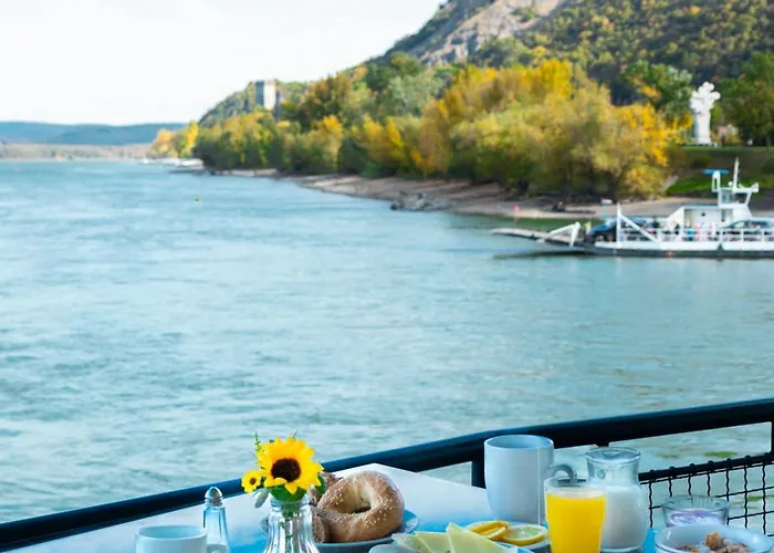 Úszó hotel Aquamarina 3*