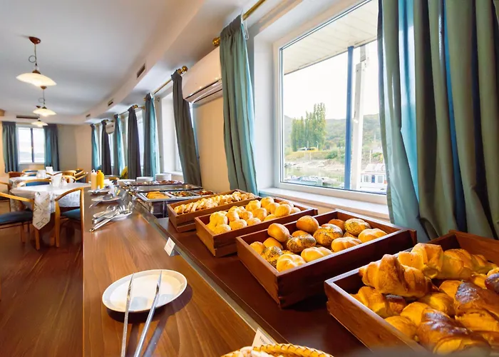 Aquamarina Úszó hotel 3*