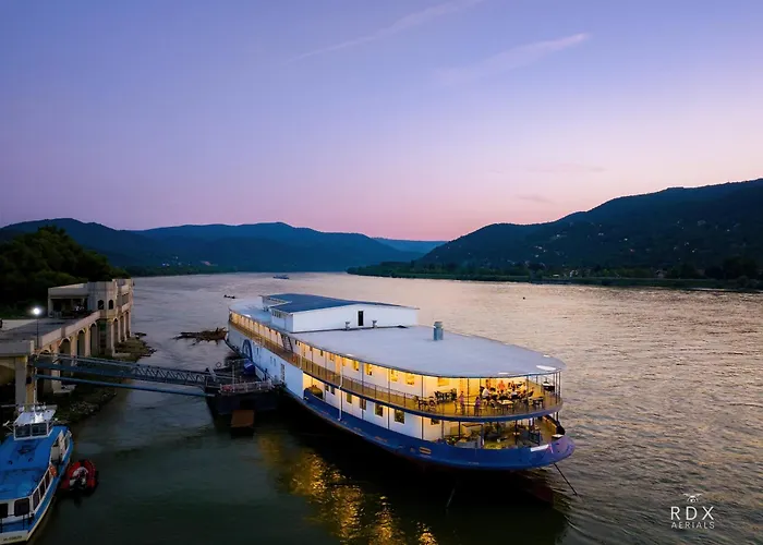 Úszó hotel Aquamarina