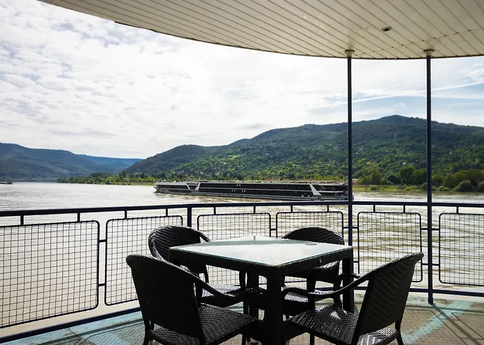 Úszó hotel Aquamarina 3*