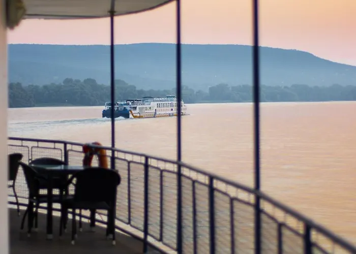 Úszó hotel Aquamarina