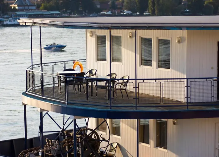 Úszó hotel Aquamarina Visegrád