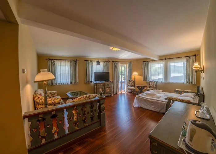 Úszó hotel Aquamarina Visegrád