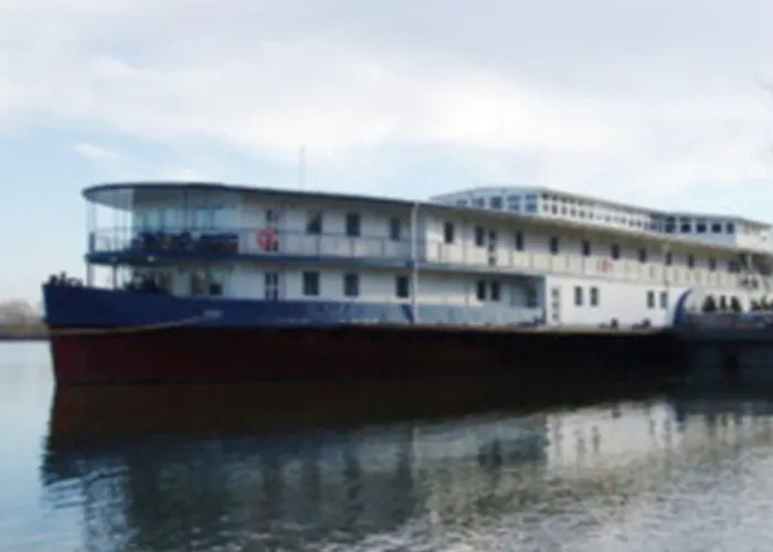 Úszó hotel Aquamarina Visegrád