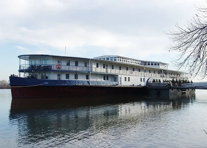 Úszó hotel Aquamarina