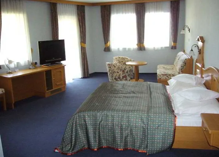 Úszó hotel Aquamarina Visegrád